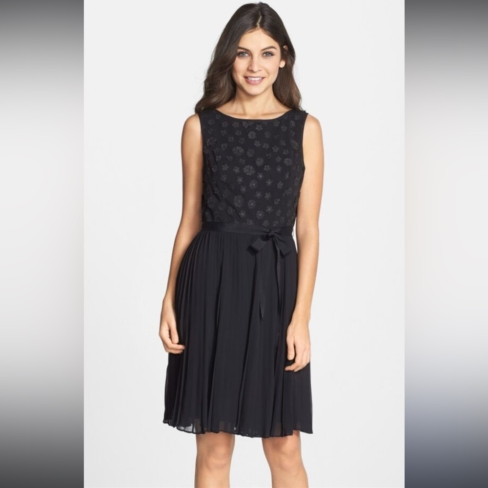 Adrianna Papell Rosette Fit and Flare Dress size 2‎